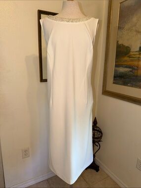 LE BOS Elegant White Beaded/Sequin Neck Sleeveless Dress Size 22W